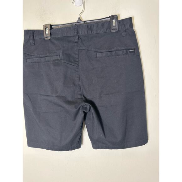 Men's Volcom Black Cotton Blend Shorts Sz 34 with 10" inseam - Picture 2 of 2
